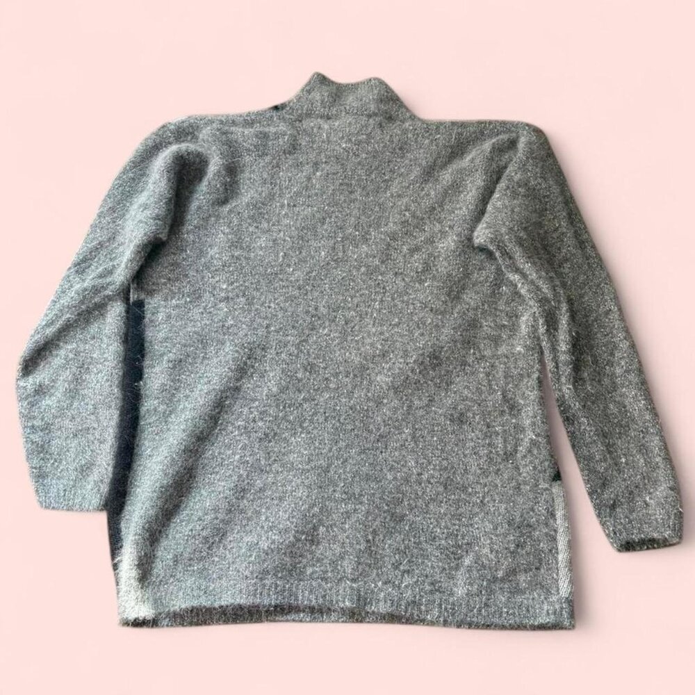 Vintage Fuzzy Geometric Knit Gray and Black Sweater (Angora Blend) Size M - Picture 9 of 9
